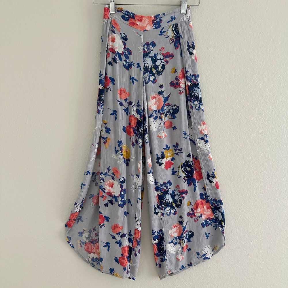Mudd Gaucho Pants Women XS Gray Floral Boho Side Slit Smocked High Rise